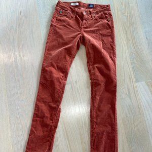 AG "The Stevie" slim straight corduroy in Rust sz 25R